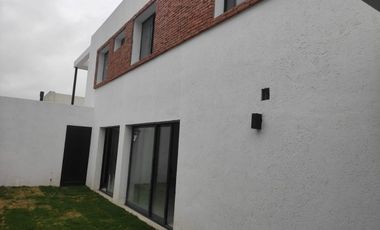 DUPLEX DE CATEGORIA, 3 DORM/ 2 BAÑOS CHACRAS GREEN