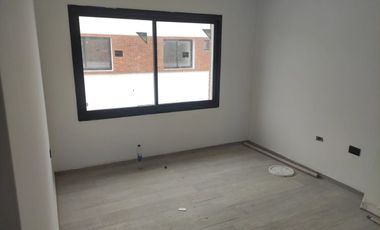 DUPLEX DE CATEGORIA, 3 DORM/ 2 BAÑOS CHACRAS GREEN