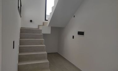 DUPLEX DE CATEGORIA, 3 DORM/ 2 BAÑOS CHACRAS GREEN