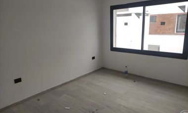 DUPLEX DE CATEGORIA, 3 DORM/ 2 BAÑOS CHACRAS GREEN