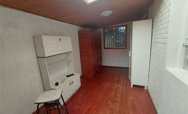Casa en Arriendo en Se Arrienda $580.000 x mes Casa de 2 pisos en Canal Beagle, Viña del Mar