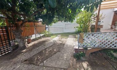 Casa en Arriendo en Se Arrienda $580.000 x mes Casa de 2 pisos en Canal Beagle, Viña del Mar