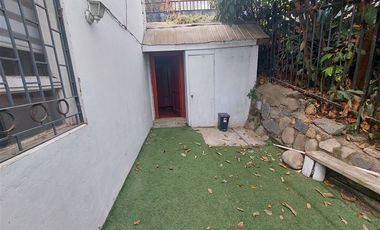 Casa en Arriendo en Se Arrienda $580.000 x mes Casa de 2 pisos en Canal Beagle, Viña del Mar