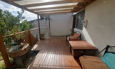 Casa en Arriendo en Se Arrienda $580.000 x mes Casa de 2 pisos en Canal Beagle, Viña del Mar