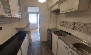 Casa en Arriendo en Se Arrienda $580.000 x mes Casa de 2 pisos en Canal Beagle, Viña del Mar
