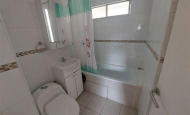 Casa en Arriendo en Se Arrienda $580.000 x mes Casa de 2 pisos en Canal Beagle, Viña del Mar