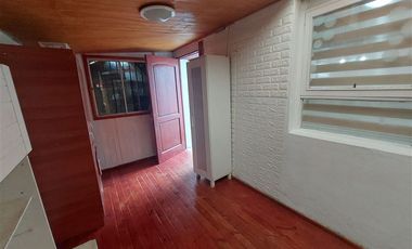 Casa en Arriendo en Se Arrienda $580.000 x mes Casa de 2 pisos en Canal Beagle, Viña del Mar