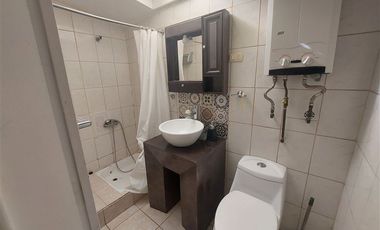 Casa en Arriendo en Se Arrienda $580.000 x mes Casa de 2 pisos en Canal Beagle, Viña del Mar