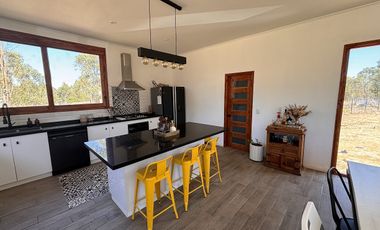 CASA 4 DORMITORIOS,3 BAÑOS, CERCANO A TUNQUEN, ALGARROBO