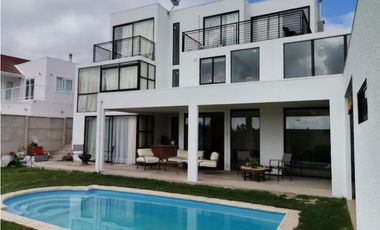 CURAUMA - AVENIDA LAGUNA - VENTA DE CASA - 6D 5B 2E 1B