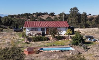 Exclusiva parcela con piscina cerca Rapel