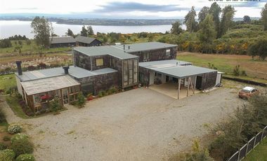 Casa en Arriendo en Condominio Puerto Varas Norte, Venta de terreno con 2 casas en parcela de 5.000 m2