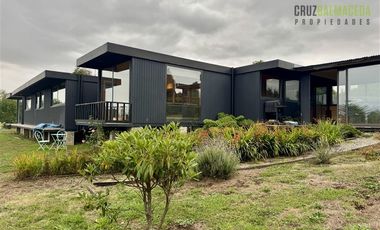 Casa en Arriendo en Condominio Puerto Varas Norte, Venta de terreno con 2 casas en parcela de 5.000 m2