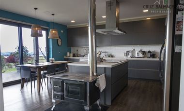 Casa en Arriendo en Condominio Puerto Varas Norte, Venta de terreno con 2 casas en parcela de 5.000 m2