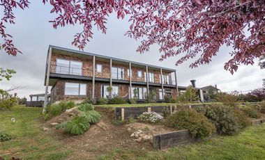 Casa en Arriendo en Condominio Puerto Varas Norte, Venta de terreno con 2 casas en parcela de 5.000 m2