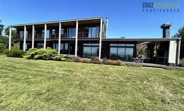 Casa en Arriendo en Condominio Puerto Varas Norte, Venta de terreno con 2 casas en parcela de 5.000 m2