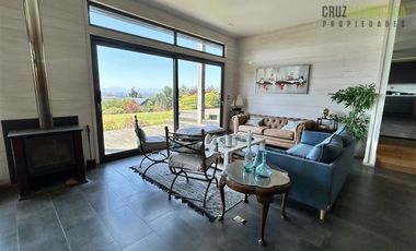 Casa en Arriendo en Condominio Puerto Varas Norte, Venta de terreno con 2 casas en parcela de 5.000 m2