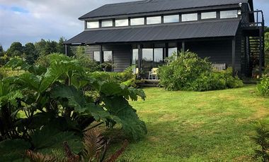 Casa en Arriendo en Línea Nueva, linda casa con detalles únicos, amplios espacios e impecable jardín