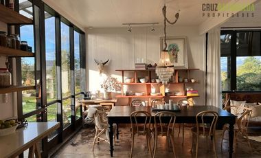 Casa en Arriendo en Línea Nueva, linda casa con detalles únicos, amplios espacios e impecable jardín