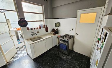 Venta Departamento 4 ambientes con dependencia