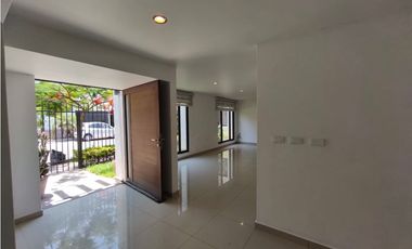 RENTA CASA GALEANA ESQ. USO COMERCIAL, LAS BRISAS SAHUAYO MICH