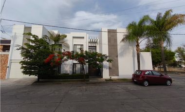 RENTA CASA GALEANA ESQ. USO COMERCIAL, LAS BRISAS SAHUAYO MICH