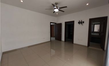 RENTA CASA GALEANA ESQ. USO COMERCIAL, LAS BRISAS SAHUAYO MICH