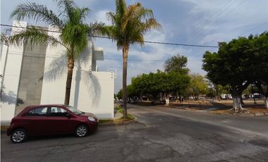 RENTA CASA GALEANA ESQ. USO COMERCIAL, LAS BRISAS SAHUAYO MICH