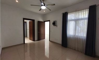 RENTA CASA GALEANA ESQ. USO COMERCIAL, LAS BRISAS SAHUAYO MICH