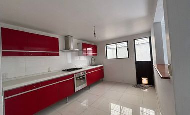 VENTA DE BONITA CASA EN CONDOMINIO EN GRANJAS LOMAS DE GUADALUPE.