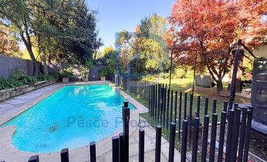 INCREÍBLE CASA EN LA DEHESA CON GRAN JARDÍN Y PISCINA