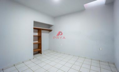 Casa en venta en Santa Paula, Tonalá con espacio independiente para negocio