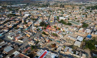Casa en venta en Santa Paula, Tonalá con espacio independiente para negocio