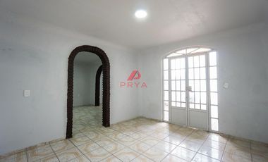Casa en venta en Santa Paula, Tonalá con espacio independiente para negocio