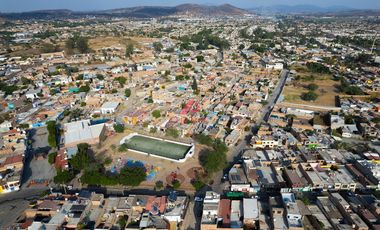 Casa en venta en Santa Paula, Tonalá con espacio independiente para negocio