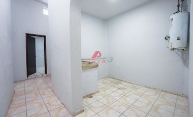 Casa en venta en Santa Paula, Tonalá con espacio independiente para negocio