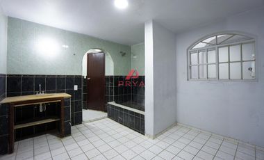 Casa en venta en Santa Paula, Tonalá con espacio independiente para negocio