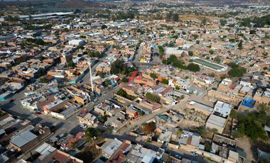 Casa en venta en Santa Paula, Tonalá con espacio independiente para negocio