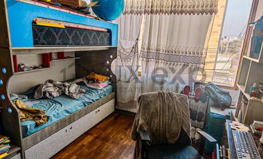 Casa de 4 pisos en Urb. Vista Alegre
