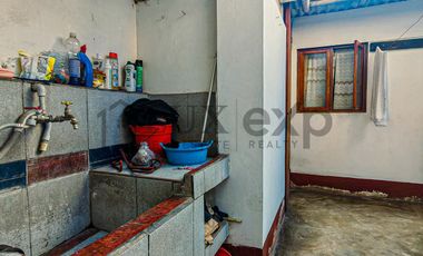 Casa de 4 pisos en Urb. Vista Alegre