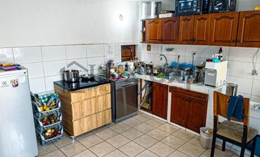 Casa de 4 pisos en Urb. Vista Alegre