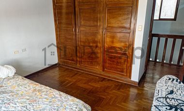 Casa de 4 pisos en Urb. Vista Alegre