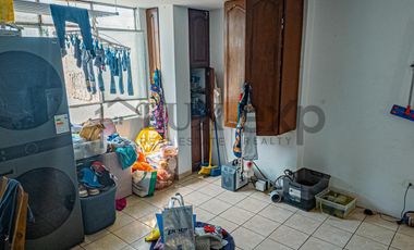 Casa de 4 pisos en Urb. Vista Alegre
