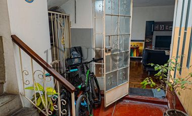 Casa de 4 pisos en Urb. Vista Alegre