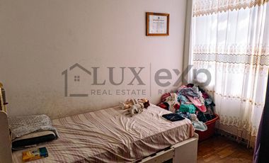 Casa de 4 pisos en Urb. Vista Alegre