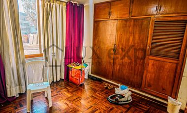 Casa de 4 pisos en Urb. Vista Alegre