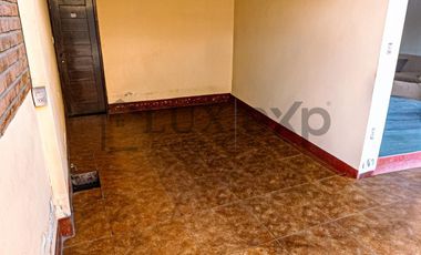 Casa de 4 pisos en Urb. Vista Alegre