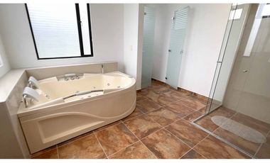 Hermosa casa en La Calera ¡elegancia y confort!