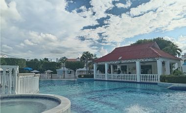 Casa de 2 Pisos con Jacuzzi en Condominio – Flandes