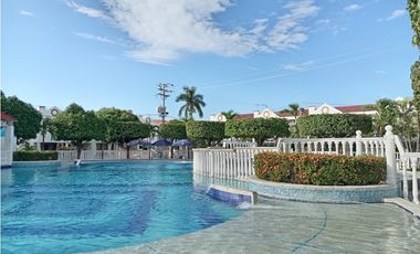 Casa de 2 Pisos con Jacuzzi en Condominio – Flandes